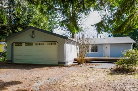 402 Sprague Valley Dr, Maple Falls, WA 98266