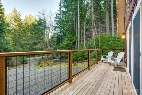 Exterior - 17522 Mountain Side Dr E, Greenwater, WA 98022 photo 4 of 7