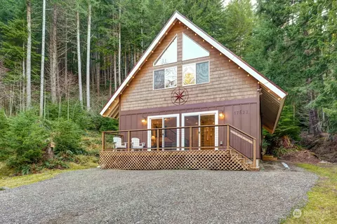 Exterior - 17522 Mountain Side Dr E, Greenwater, WA 98022 photo 2 of 7