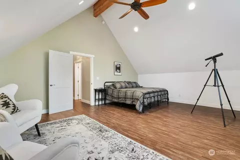 Bedroom - 17522 Mountain Side Dr E, Greenwater, WA 98022 photo 1 of 4