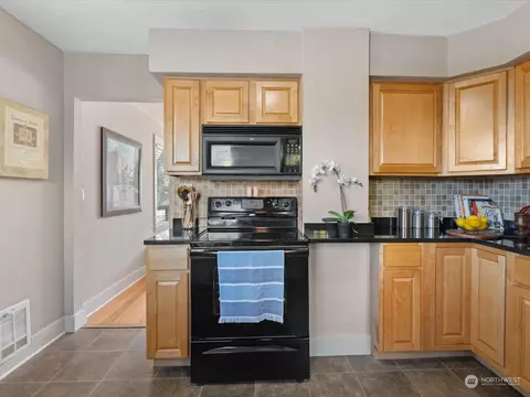 Kitchen - 2819 17th St, Everett, WA 98201 photo 1 of 2
