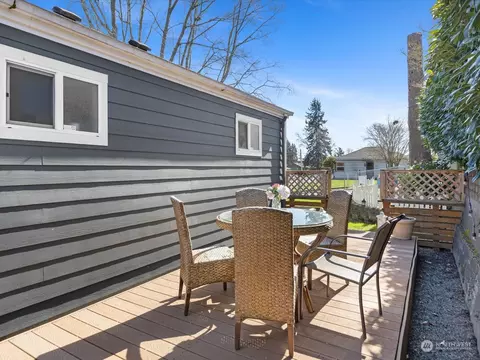 Exterior - 2819 17th St, Everett, WA 98201 photo 6 of 17