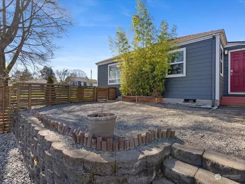 Exterior - 2819 17th St, Everett, WA 98201 photo 11 of 17