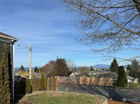 Exterior - 2819 17th St, Everett, WA 98201 photo 4 of 17