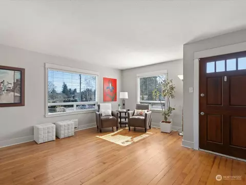 Entry Way - 2819 17th St, Everett, WA 98201 photo 1 of 1