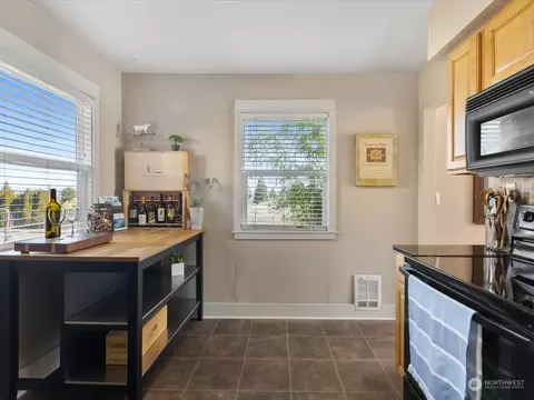 Kitchen - 2819 17th St, Everett, WA 98201 photo 2 of 2