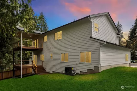 Exterior - 2413 74th St SE, Everett, WA 98203 photo 8 of 15