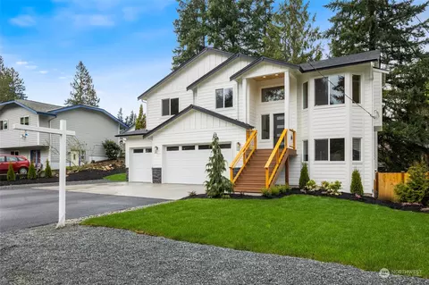Exterior - 2413 74th St SE, Everett, WA 98203 photo 2 of 15