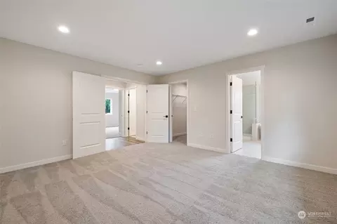 Living - 2413 74th St SE, Everett, WA 98203 photo 3 of 6