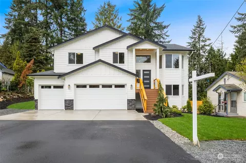 Exterior - 2413 74th St SE, Everett, WA 98203 photo 4 of 15