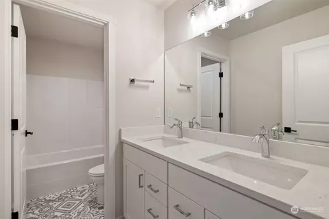 Bath - 2413 74th St SE, Everett, WA 98203 photo 2 of 3