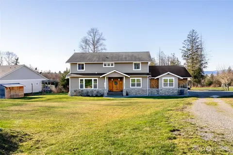 6882 Ershig Rd, Bow, WA 98232