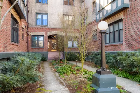 409 16th Ave E #17, Seattle, WA 98112