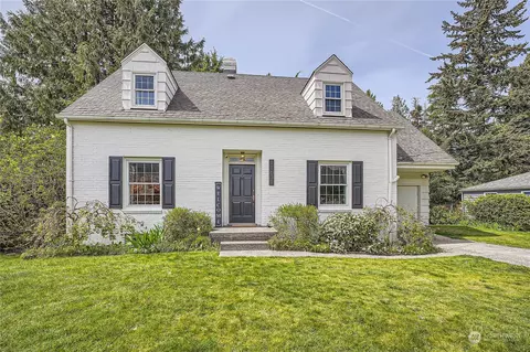 11631 Meridian Ave N, Seattle, WA 98133