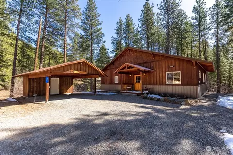 22 Quaking Aspen Rd, Winthrop, WA 98862