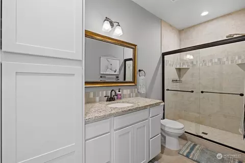 Bath - 3917 Phoenix Ln, Pasco, WA 99301 photo 1 of 5