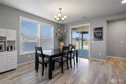 Dining - 3917 Phoenix Ln, Pasco, WA 99301 photo 1 of 1