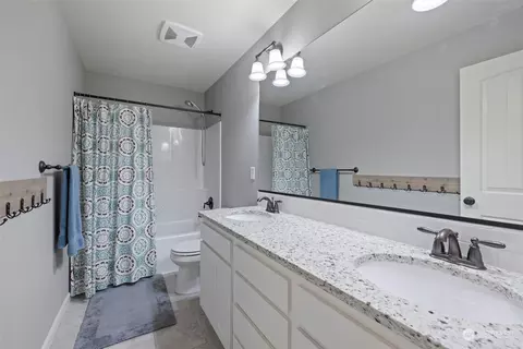 Bath - 3917 Phoenix Ln, Pasco, WA 99301 photo 2 of 5