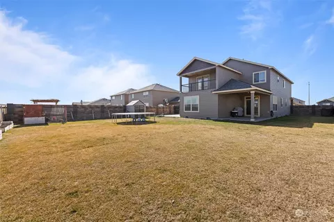 Exterior - 3917 Phoenix Ln, Pasco, WA 99301 photo 3 of 3
