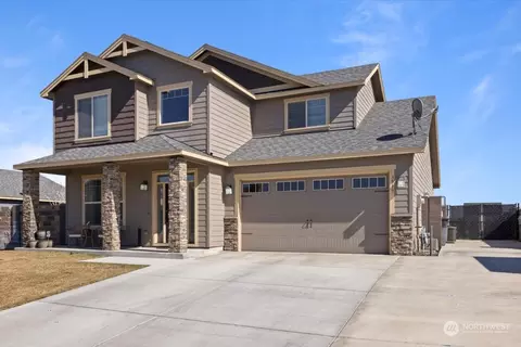 3917 Phoenix Ln, Pasco, WA 99301