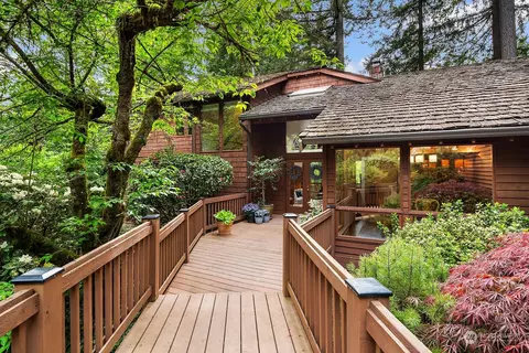 3805 142nd Pl NE, Bellevue, WA 98007