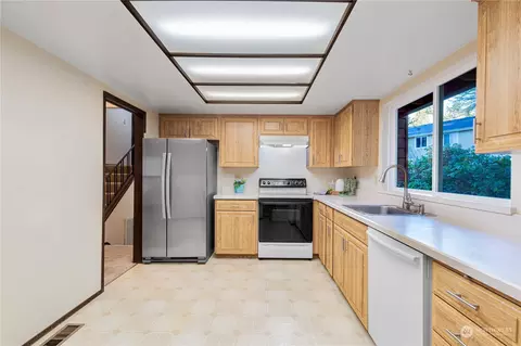 Kitchen - 10614 NE 146th St, Bothell, WA 98011 photo 1 of 2