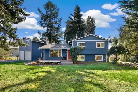9133 SW 274th St, Vashon, WA 98070