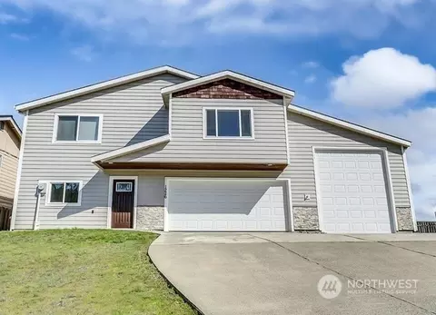 1226 Humphrey Ave W, Bremerton, WA 98312
