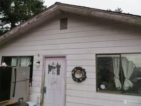 912 W First St, Nooksack, WA 98276