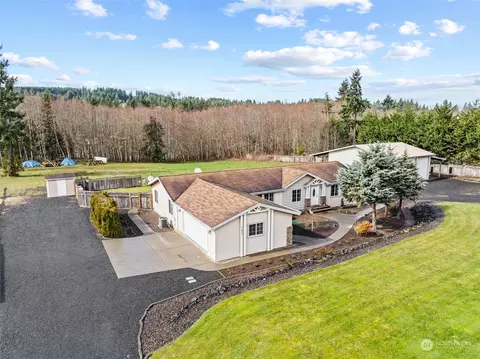 127 Freedom Dr, Winlock, WA 98596