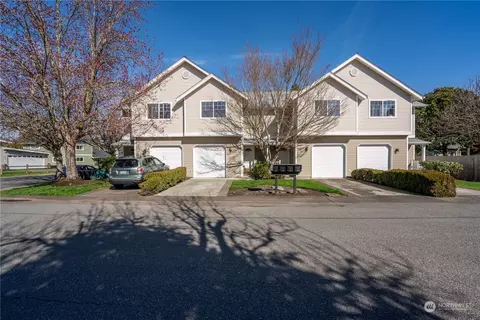 170 NW Alder Pl #2, Issaquah, WA 98027