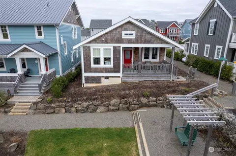 16 Barnhill Loop, Pacific Beach, WA 98571
