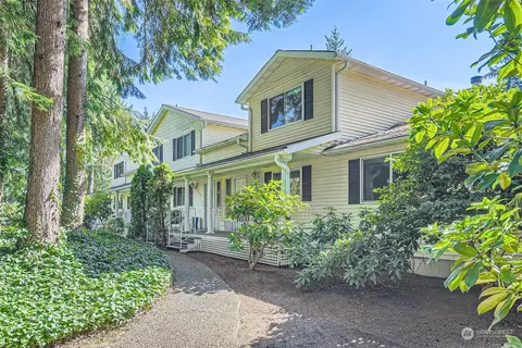 105 S 325th Pl, Federal Way, WA 98003
