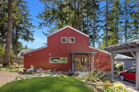 651 Moji Ln NW, Bainbridge Island, WA 98110