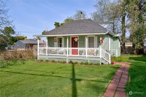 4308 L Pl, Seaview, WA 98644