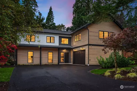 12527 NE 32nd St, Bellevue, WA 98005