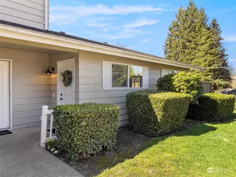12425 SE 272nd Pl #D, Kent, WA 98030