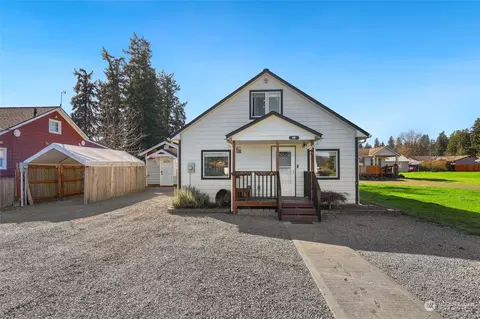 110 Pennsylvania Ave N, Eatonville, WA 98328