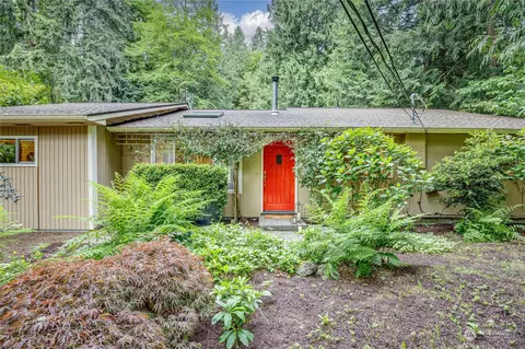 11345 Kallgren Rd NE, Bainbridge Island, WA 98110
