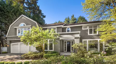 8920 NE 10th St, Bellevue, WA 98004