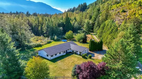 46228 Giles Rd, Darrington, WA 98241