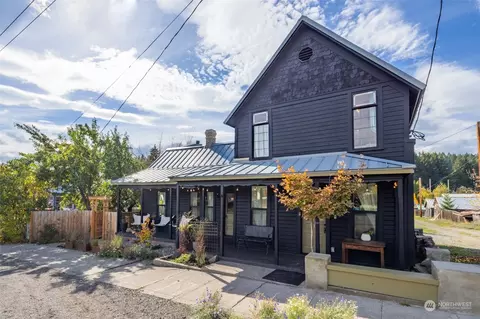 202 N 2nd St, Roslyn, WA 98941