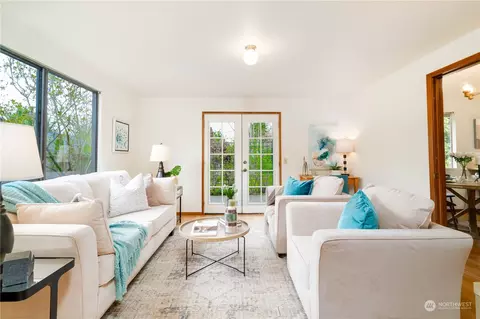 Living - 532 167th St SE, Bothell, WA 98012 photo 3 of 4