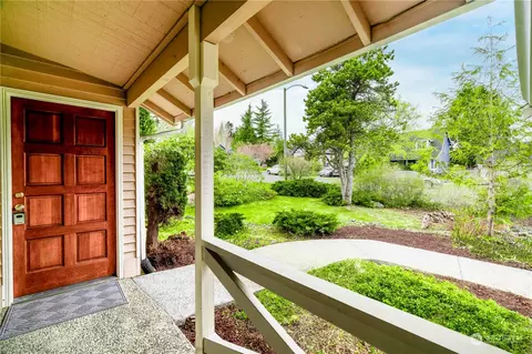Exterior - 532 167th St SE, Bothell, WA 98012 photo 4 of 7