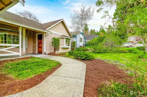 Exterior - 532 167th St SE, Bothell, WA 98012 photo 3 of 7