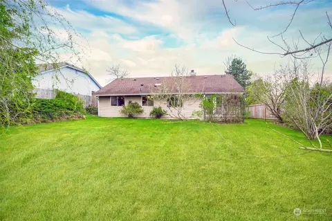 Exterior - 532 167th St SE, Bothell, WA 98012 photo 6 of 7