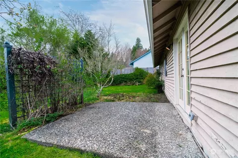 Exterior - 532 167th St SE, Bothell, WA 98012 photo 5 of 7