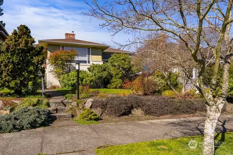 1529 42nd Ave SW, Seattle, WA 98116