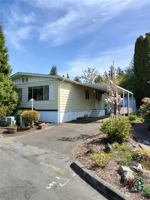 4111 164th St SW #13, Lynnwood, WA 98087