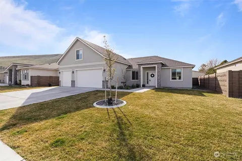 3587 Curtis Dr, West Richland, WA 99353